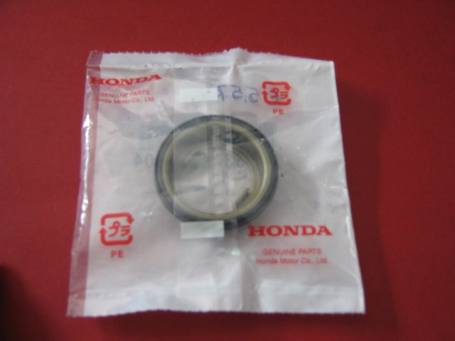 Gear box seal Honda